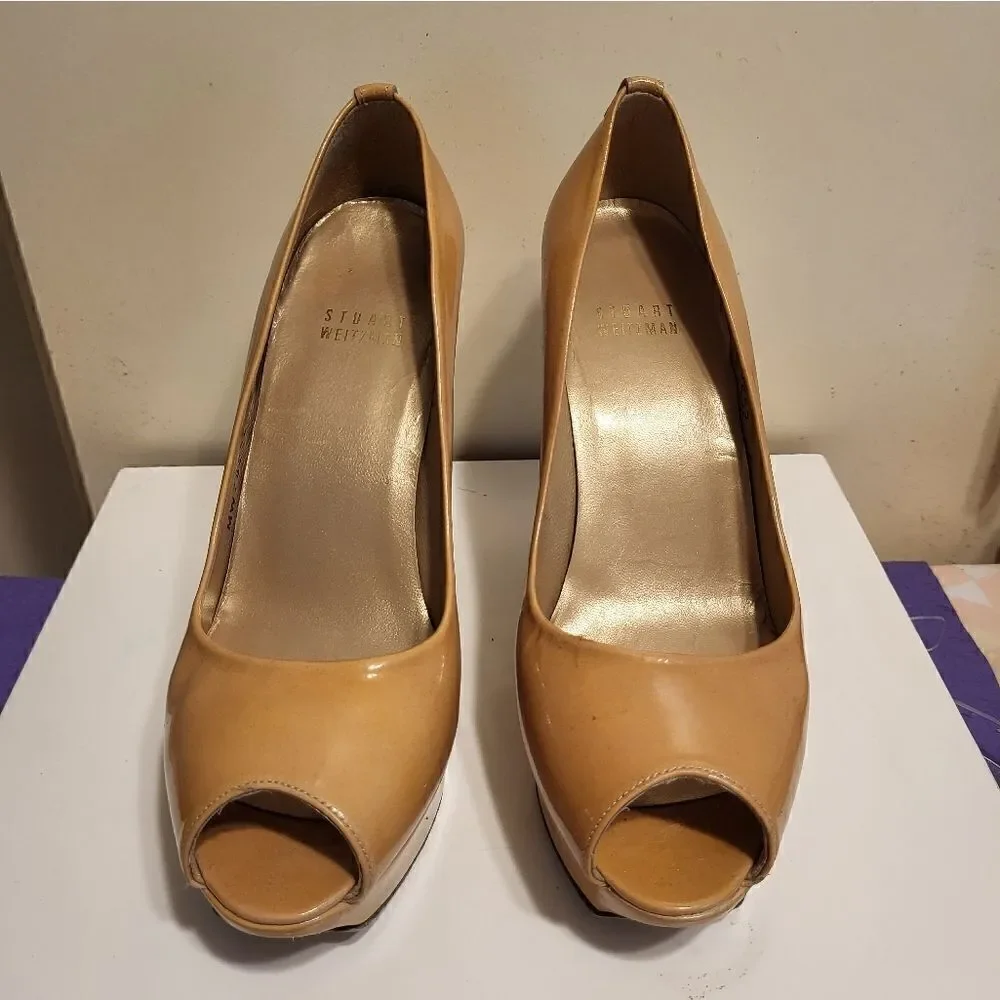 Stuart Weitzman Beige Patent Leather Peep Toe Platform Sandals Sz 6.5 MSRP $495